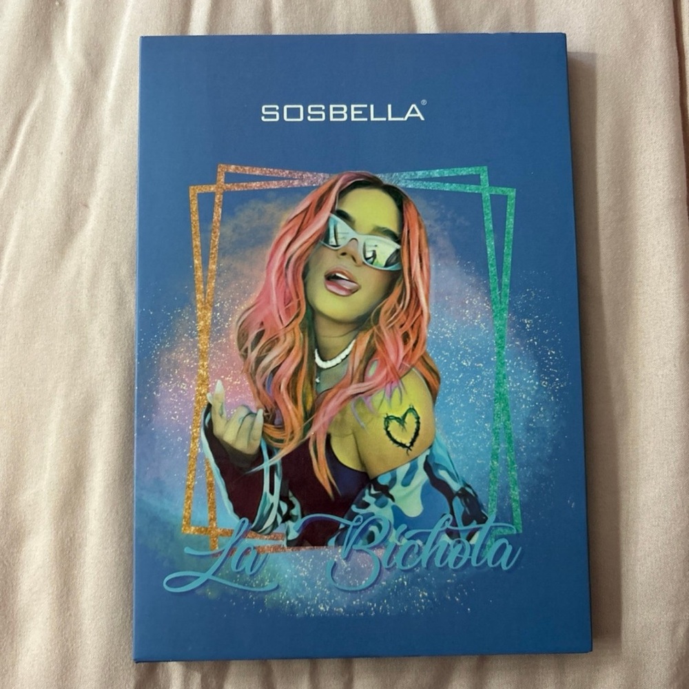 SOSBELLA Karol g Makeup- Eyeshadow Pallet